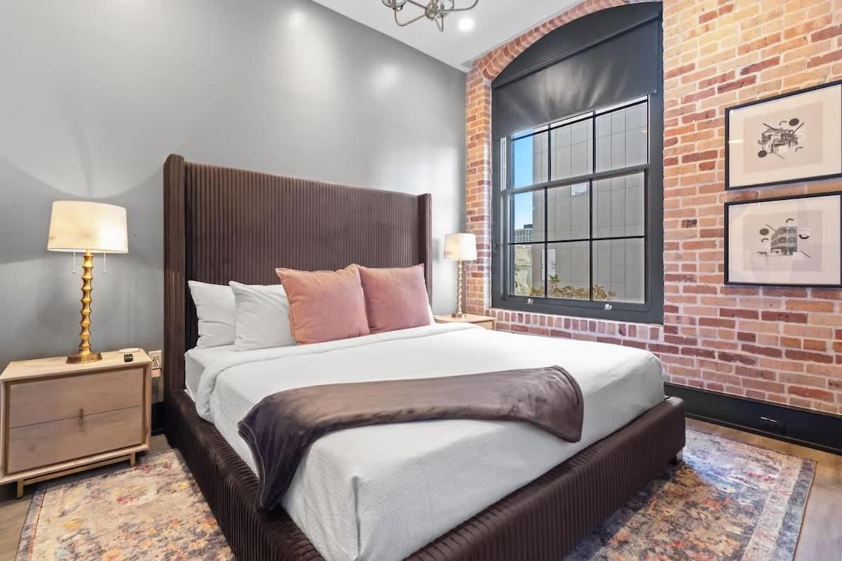 Lux 4bd 4ba Walk To Dome&french Quarter Hotel *