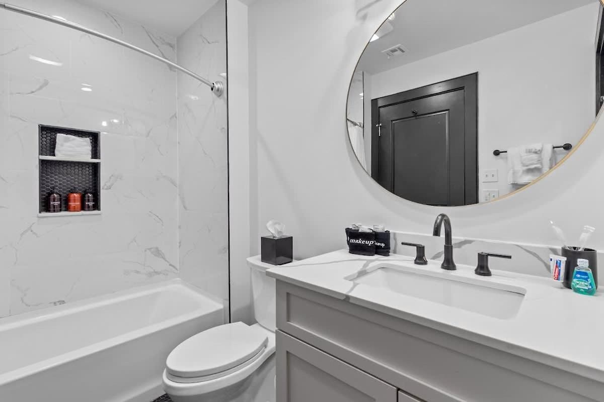 Hotel King Bed Prime Location Downtown *