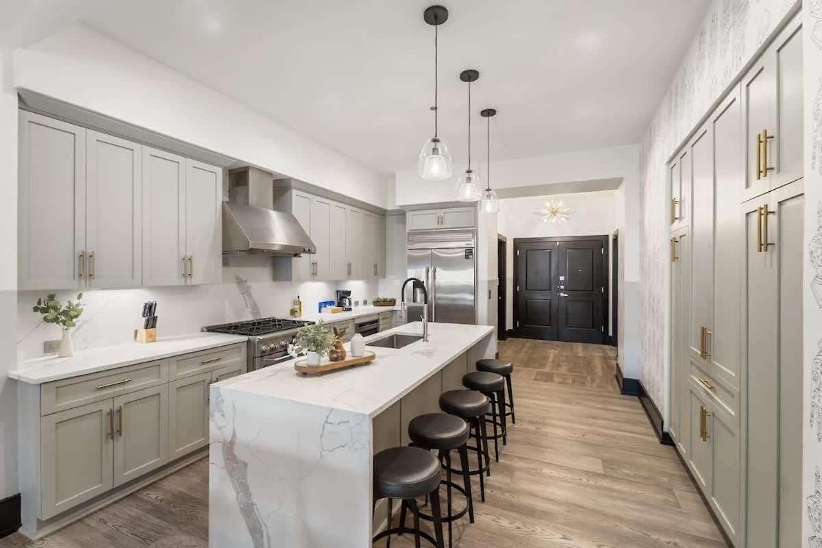 Downtown Penthouse W Private Terrace Hotel *