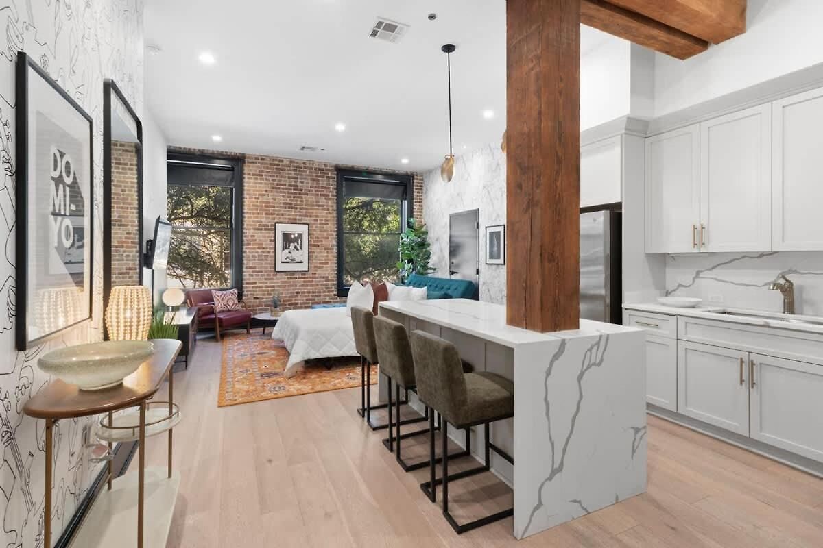 Hotel Luxe 2br 2ba Steps From Superdome New Orleans