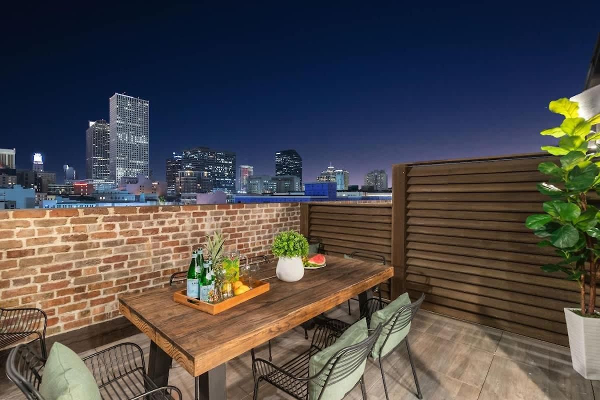 Downtown Penthouse W Private Terrace