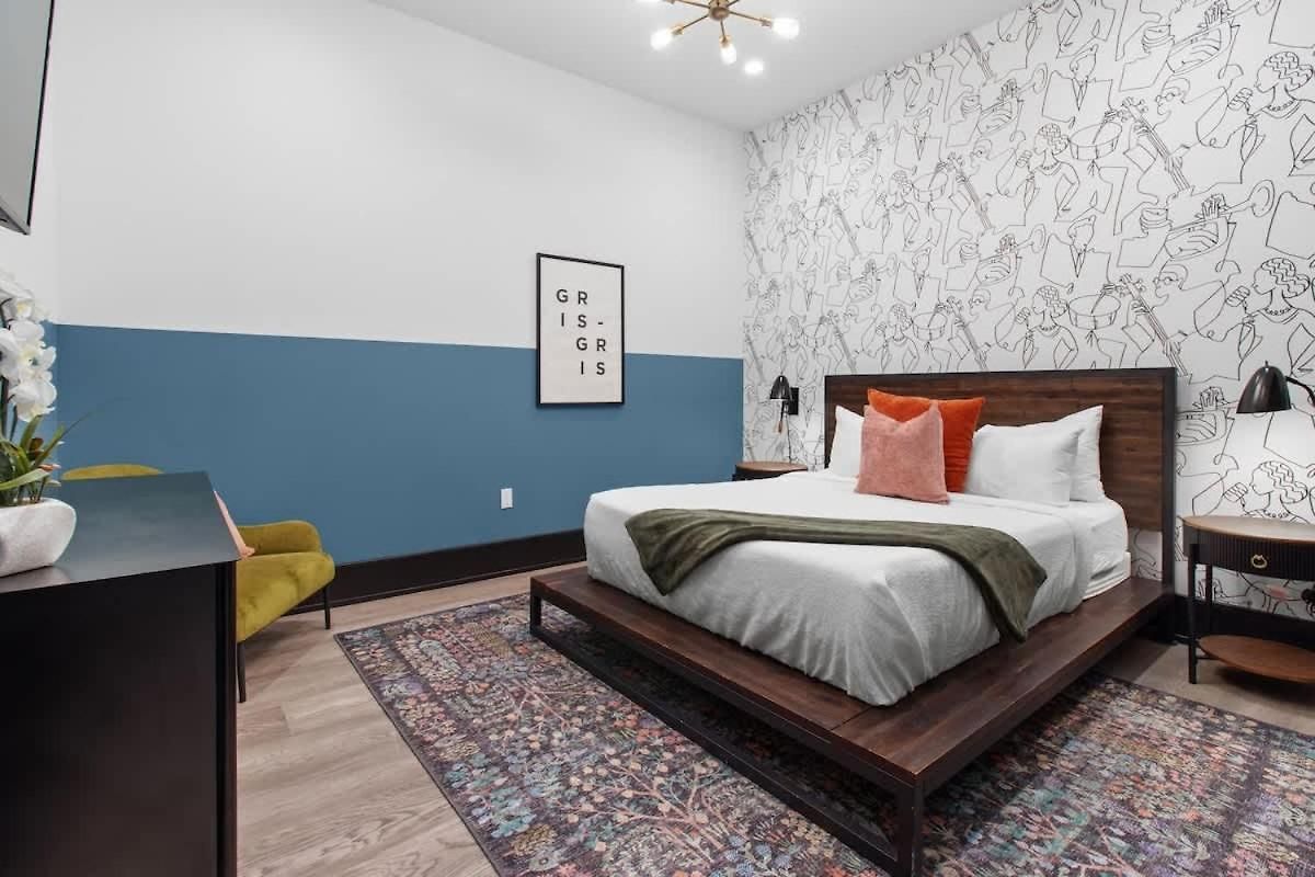 Downtown 4bd 4ba 2 Living And Kitchens *