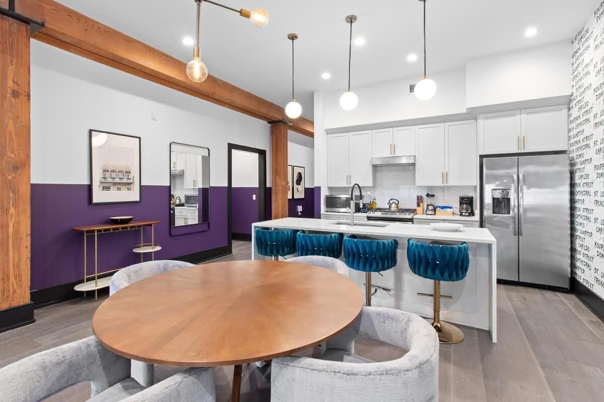 2br 2ba Downtown Rooftop Pool Hotel New Orleans