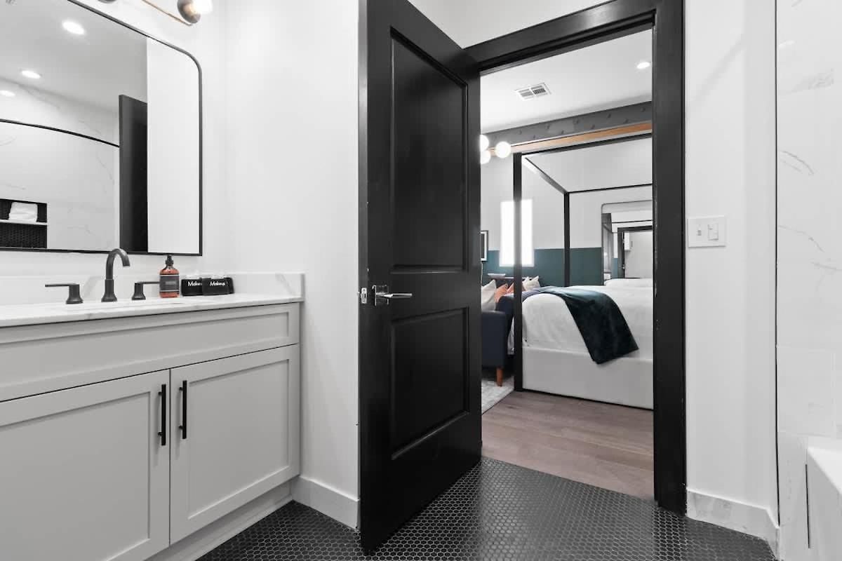 Downtown Historic Charm With Modern Luxuries Hotel *