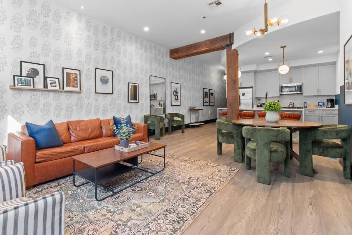 Hotel Downtown Nola Luxury Rooftop Pool Sleeps 6 *