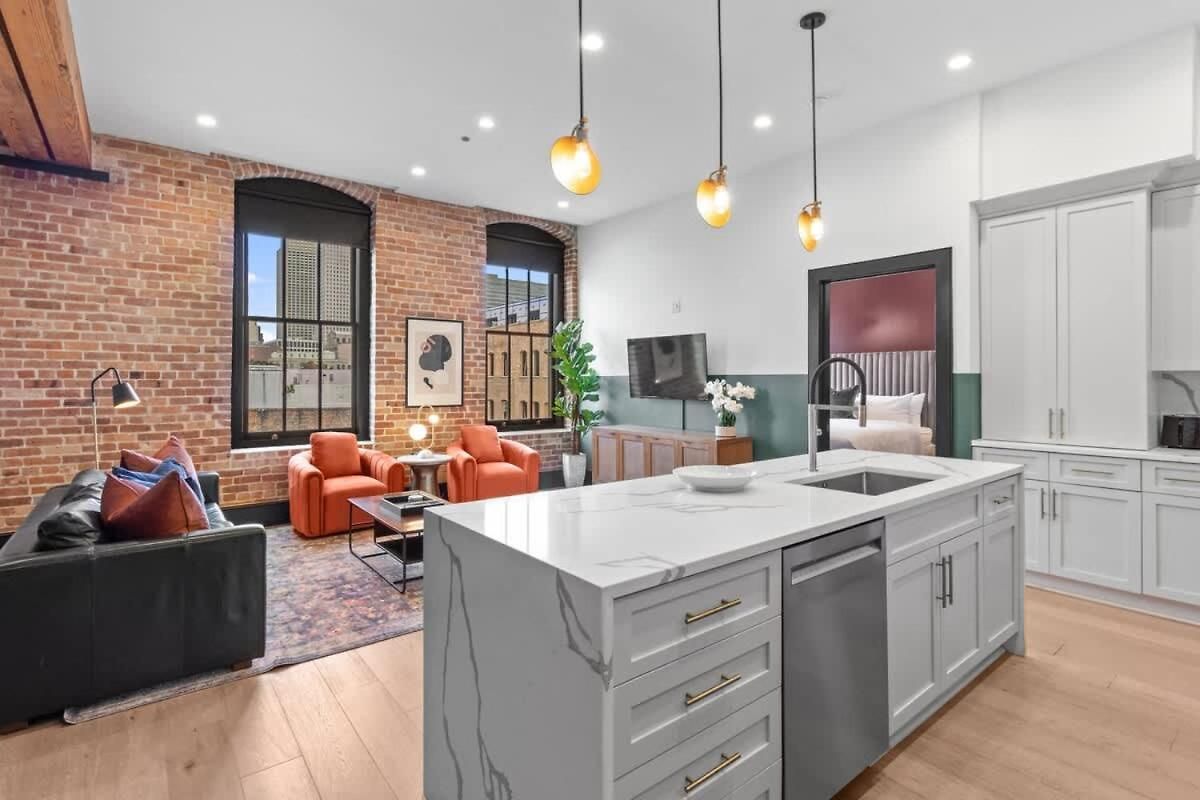 2br 2ba Rooftop Pool Gym Game * New Orleans
