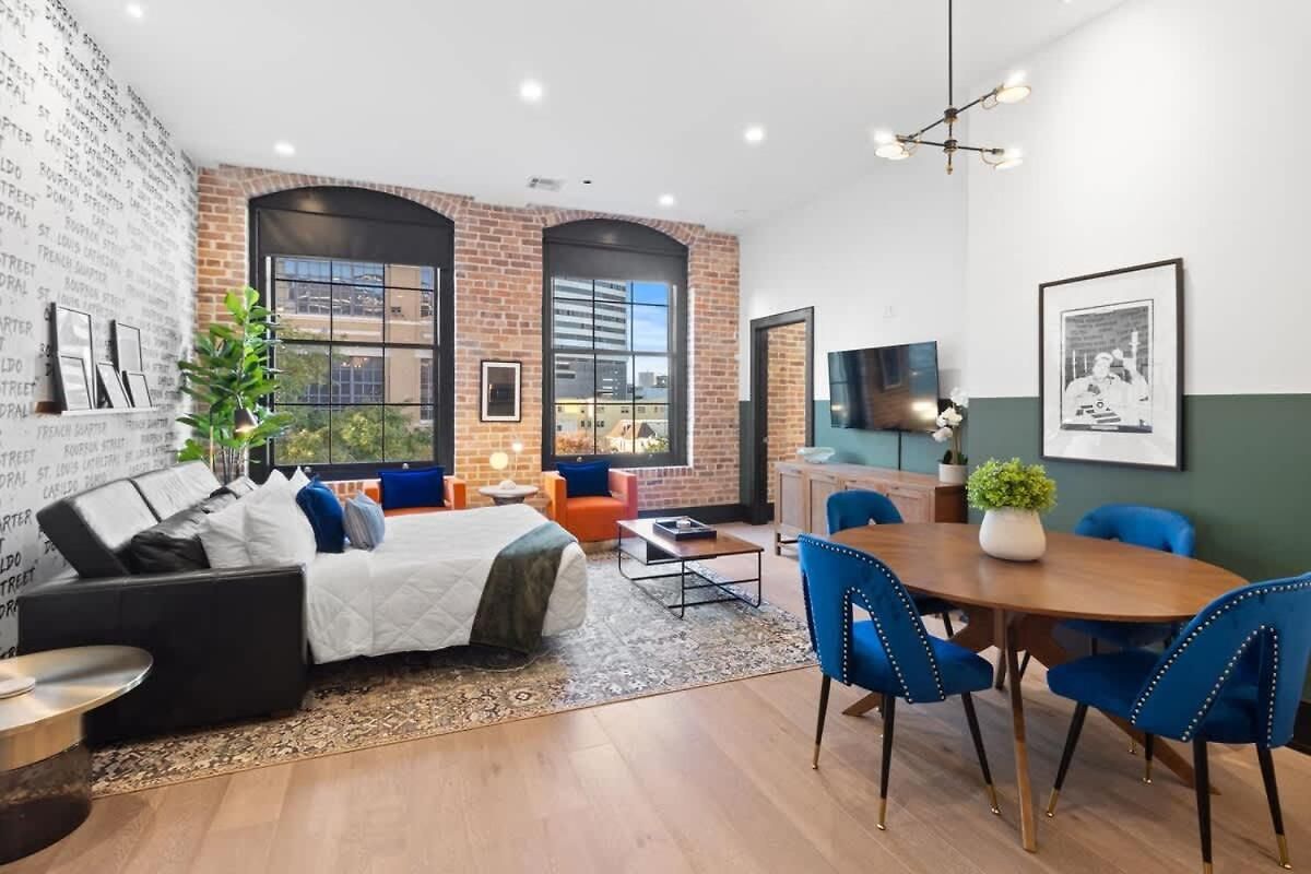 2br 2ba Rooftop Pool Gym Gameroom