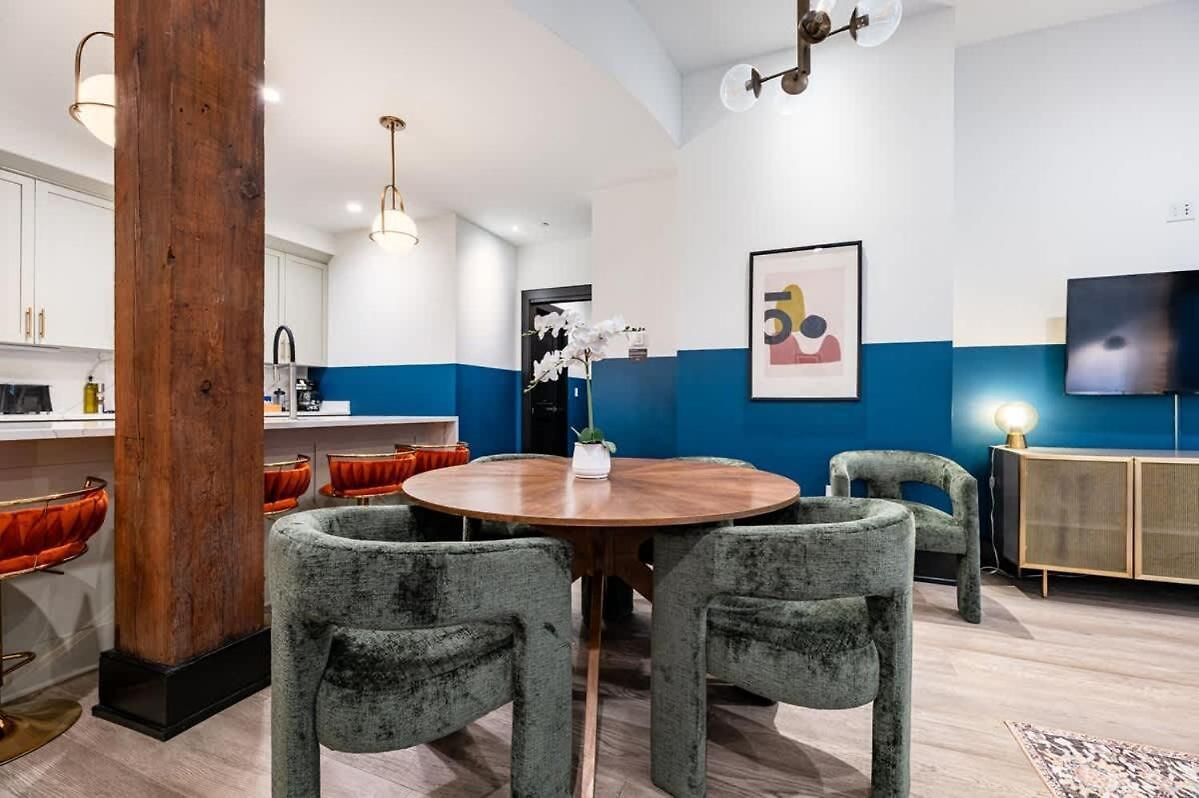 Downtown Nola Luxury Rooftop Pool Sleeps 6 Hotel