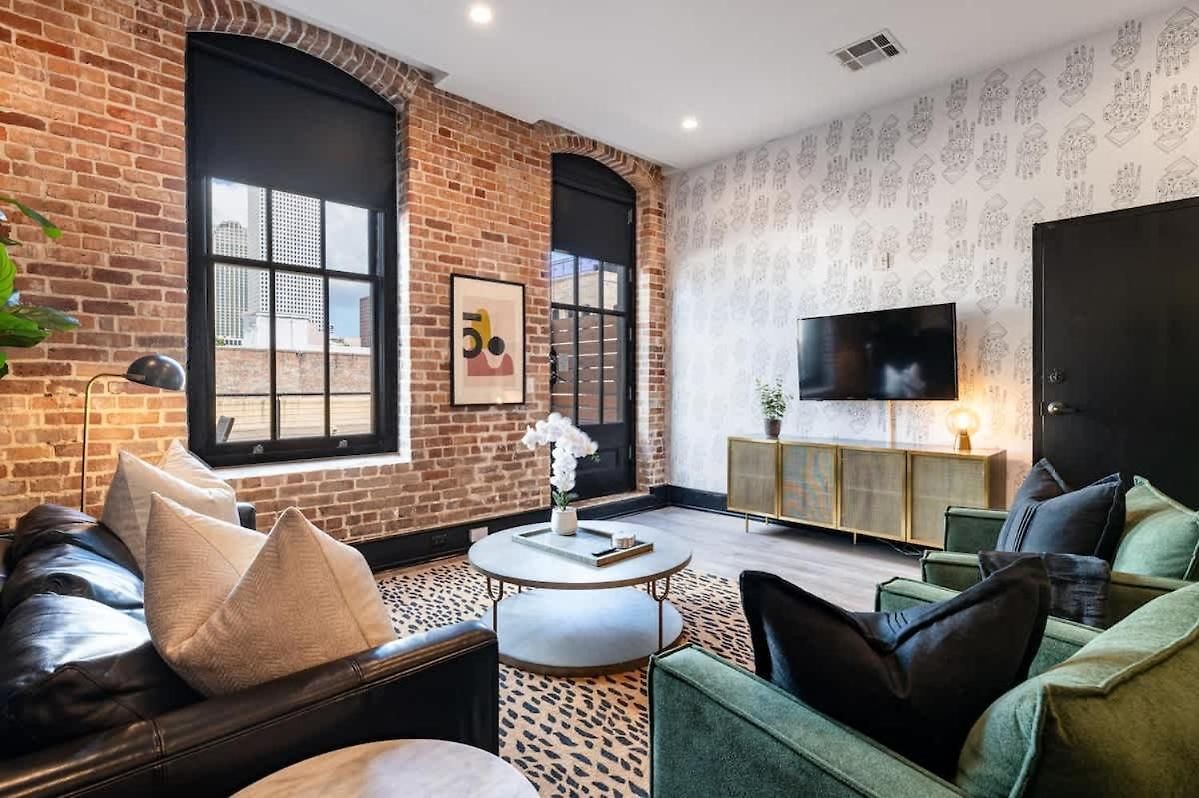 Hotel Lux 4bd 4ba 2 Sleeper Sofas Own Terrace *