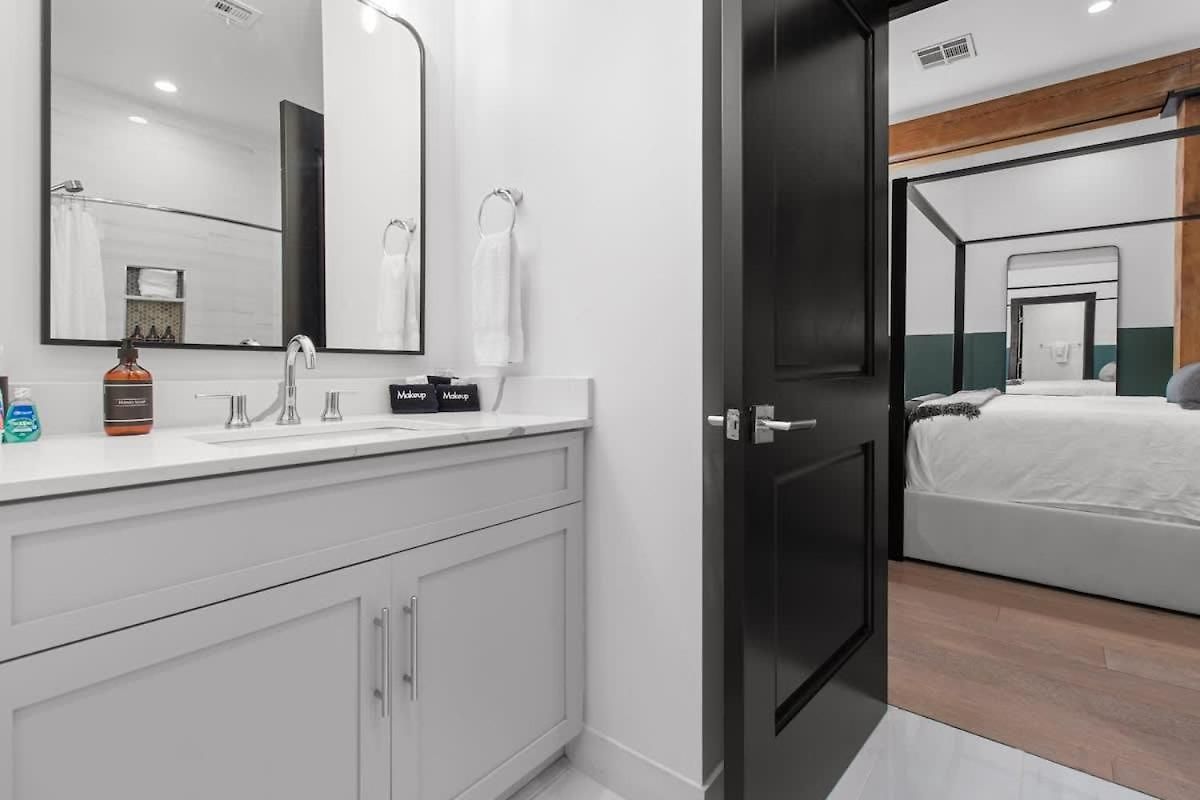 Hotel Historic Charm With Modern Luxuries Rooftop Pool