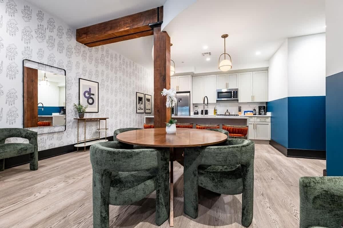 Downtown Nola Luxury Rooftop Pool Sleeps 6 New Orleans