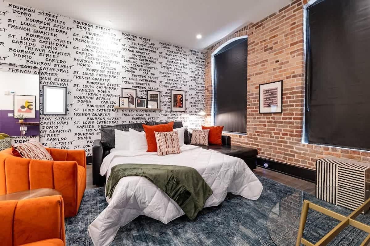Spacious Downtown Sleeper Sofa * New Orleans