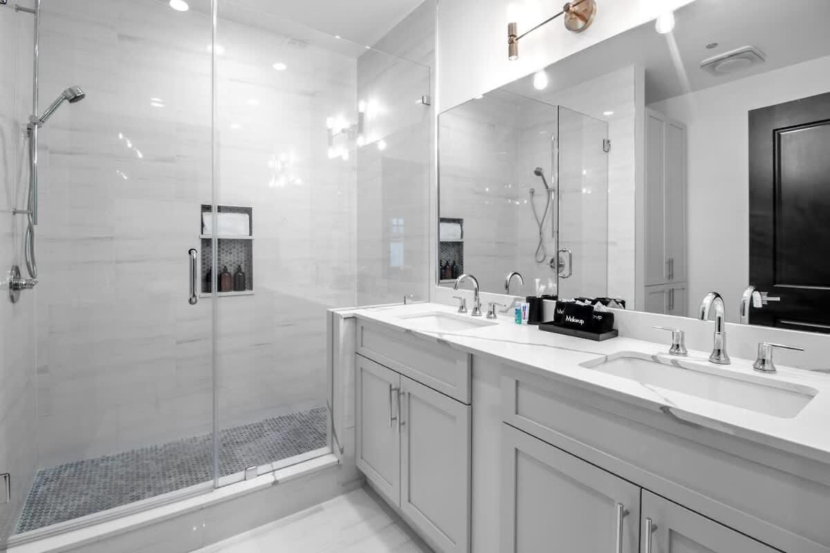 Luxury 2 Bedroom Downtown