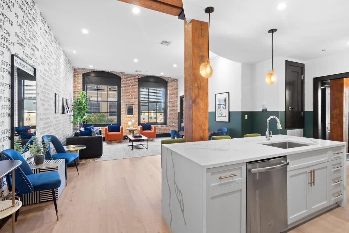 2br 2ba Rooftop Pool Gym Gameroom *