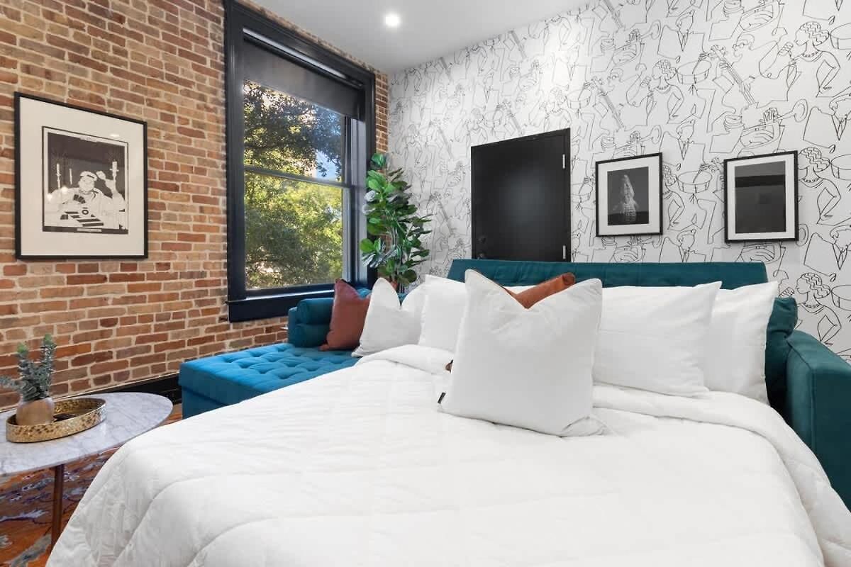 Hotel Luxe 2br 2ba Steps From Superdome New Orleans