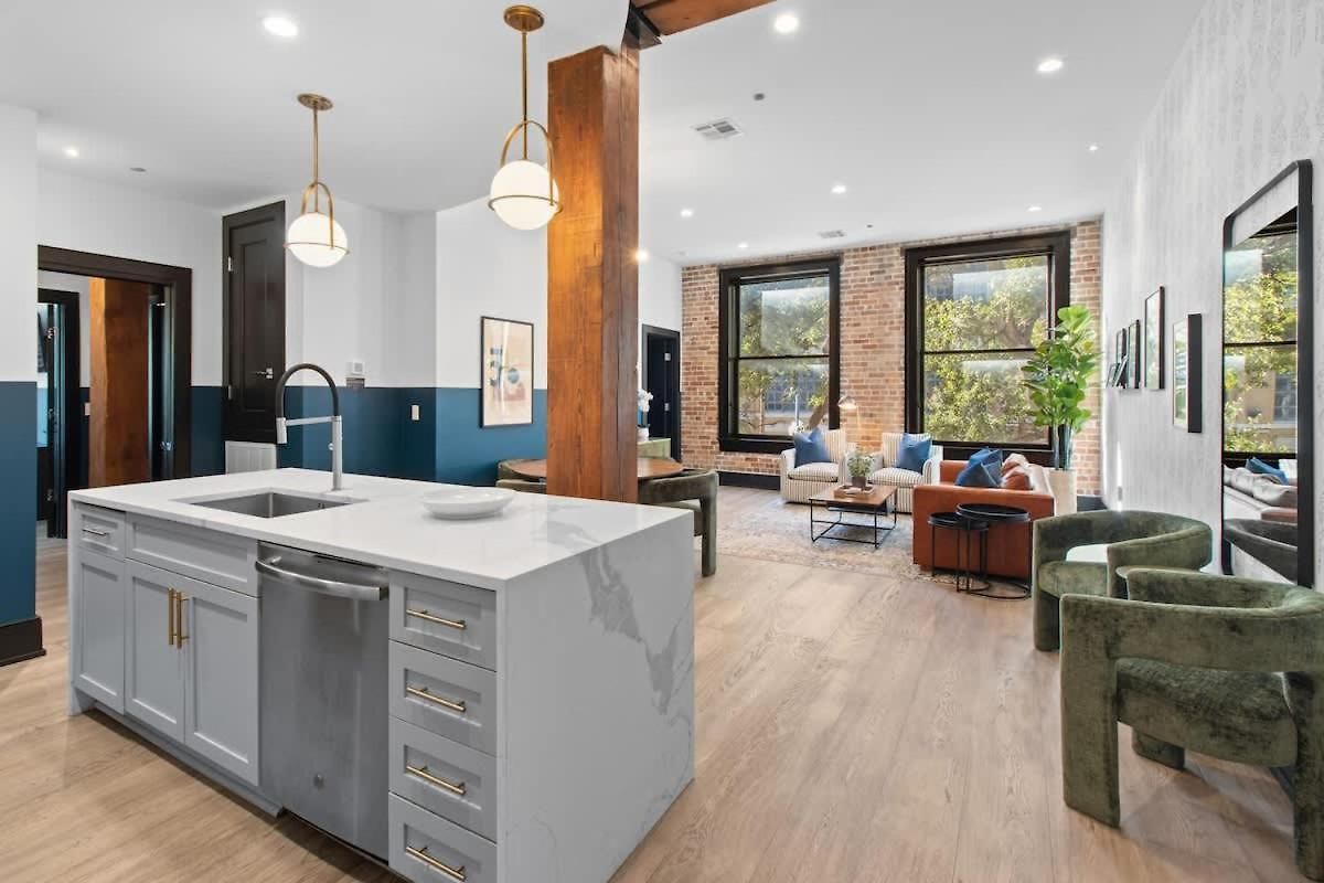 Hotel Downtown Nola Luxury Rooftop Pool Sleeps 6 New Orleans