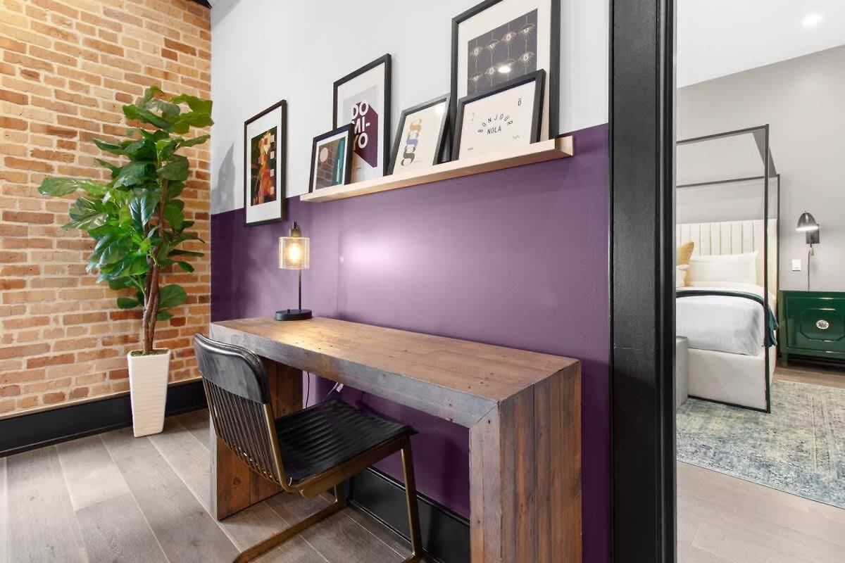 2br 2ba Downtown Rooftop Pool