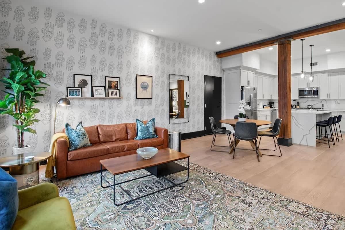 Hotel Luxury 2 Bedroom Downtown