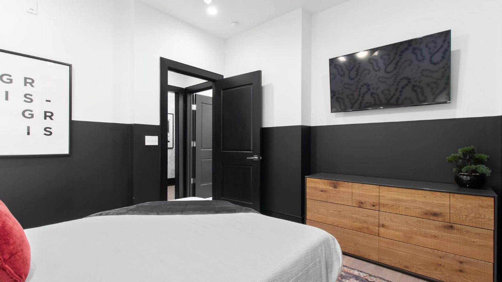Stylish W Rooftop Amenities Downtown New Orleans