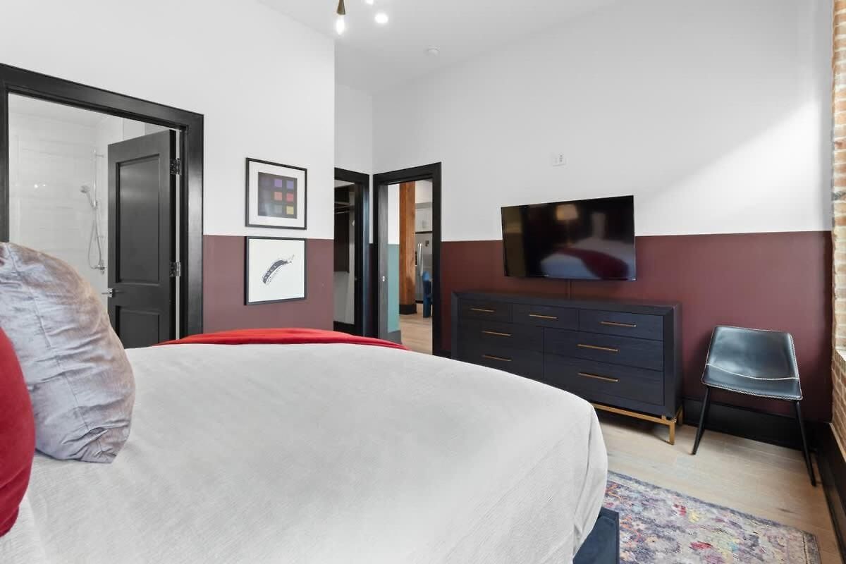 Downtown 2bd 2ba Pool Gym And Gameroom Hotel New Orleans