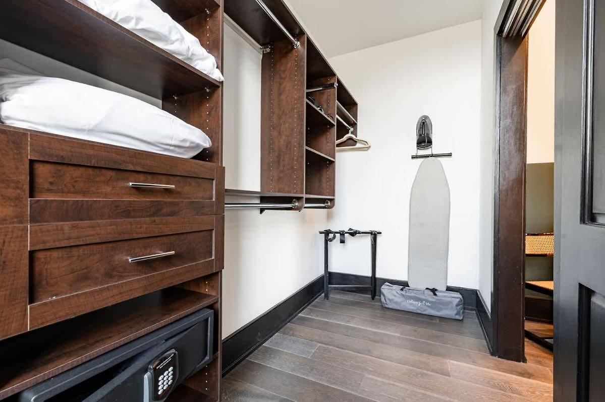 Downtown 2bd Spacious Private Terrace Hotel