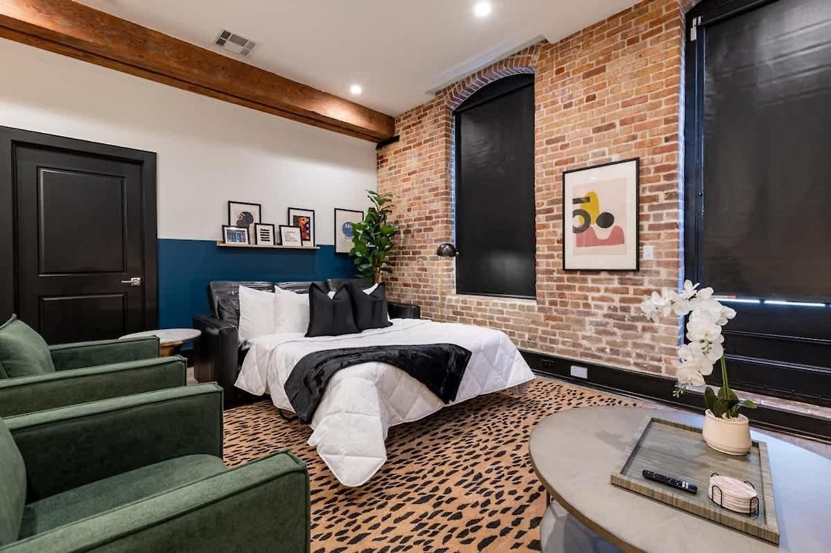 Lux 4bd 4ba 2 Sleeper Sofas Own Terrace New Orleans