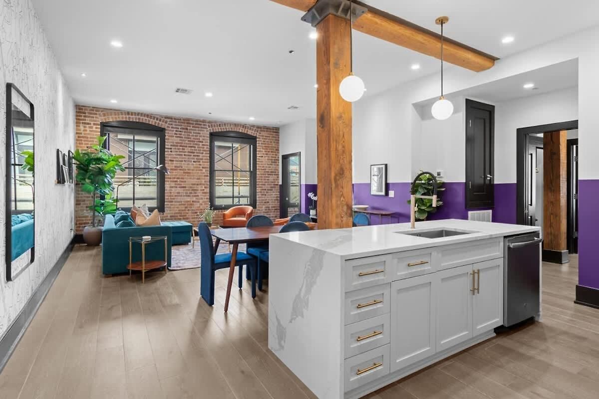 Modern Comfort Pool Gym & Game *