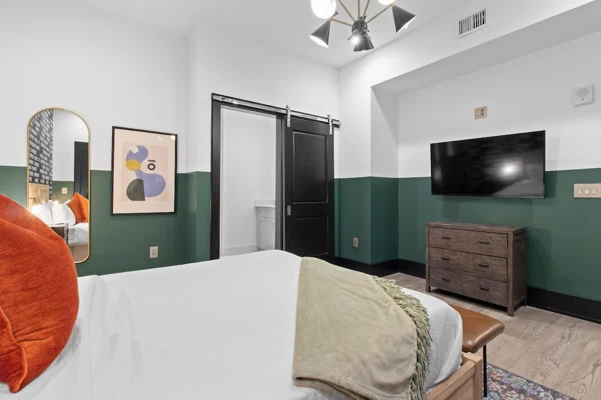 Hotel Downtown Penthouse W Private Terrace New Orleans