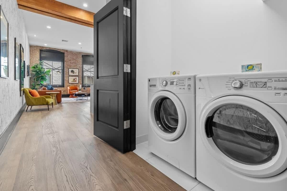 Modern Comfort Pool Gym Luggage Lockers New Orleans