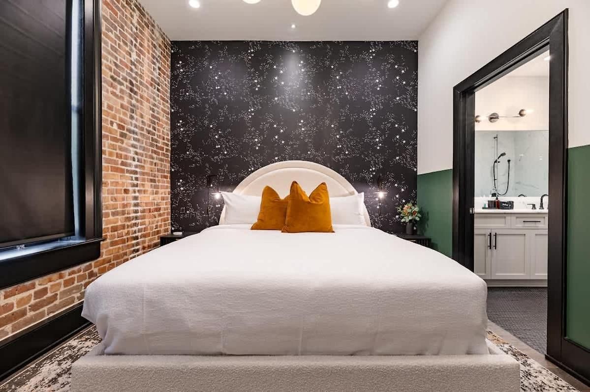 Downtown 4bd 4ba Sleeps 12 Hotel *