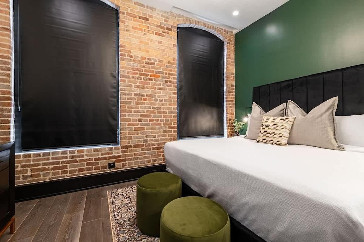 Spacious Downtown Sleeper Sofa Hotel New Orleans