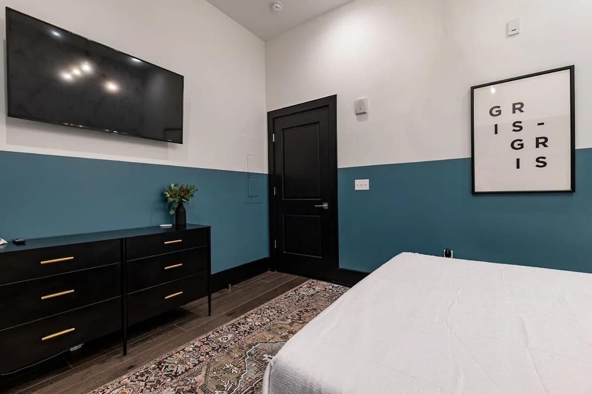 Lux 2br Near Dome And Fq Hotel *