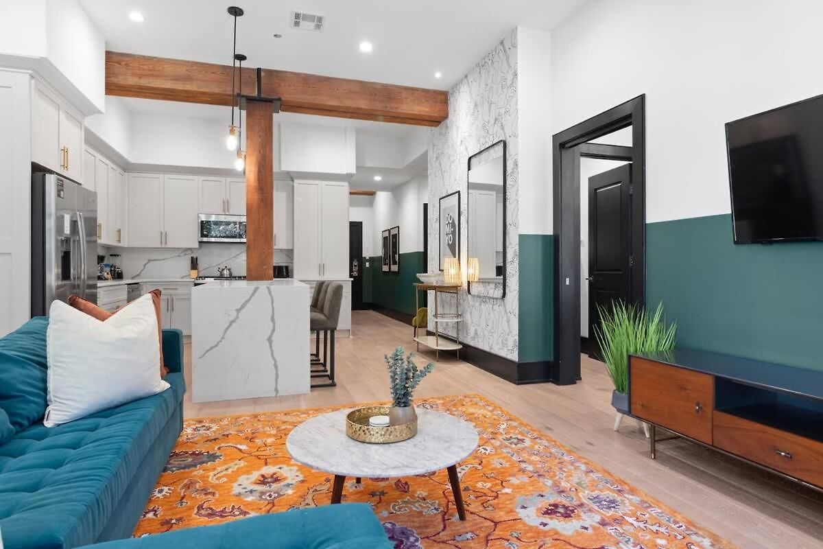 Hotel Luxe 2br 2ba Steps From Superdome New Orleans