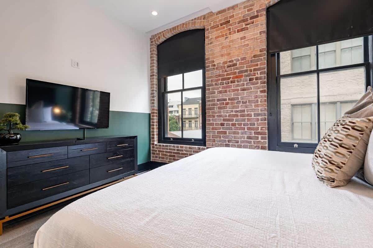 Spacious Downtown Sleeper Sofa Hotel