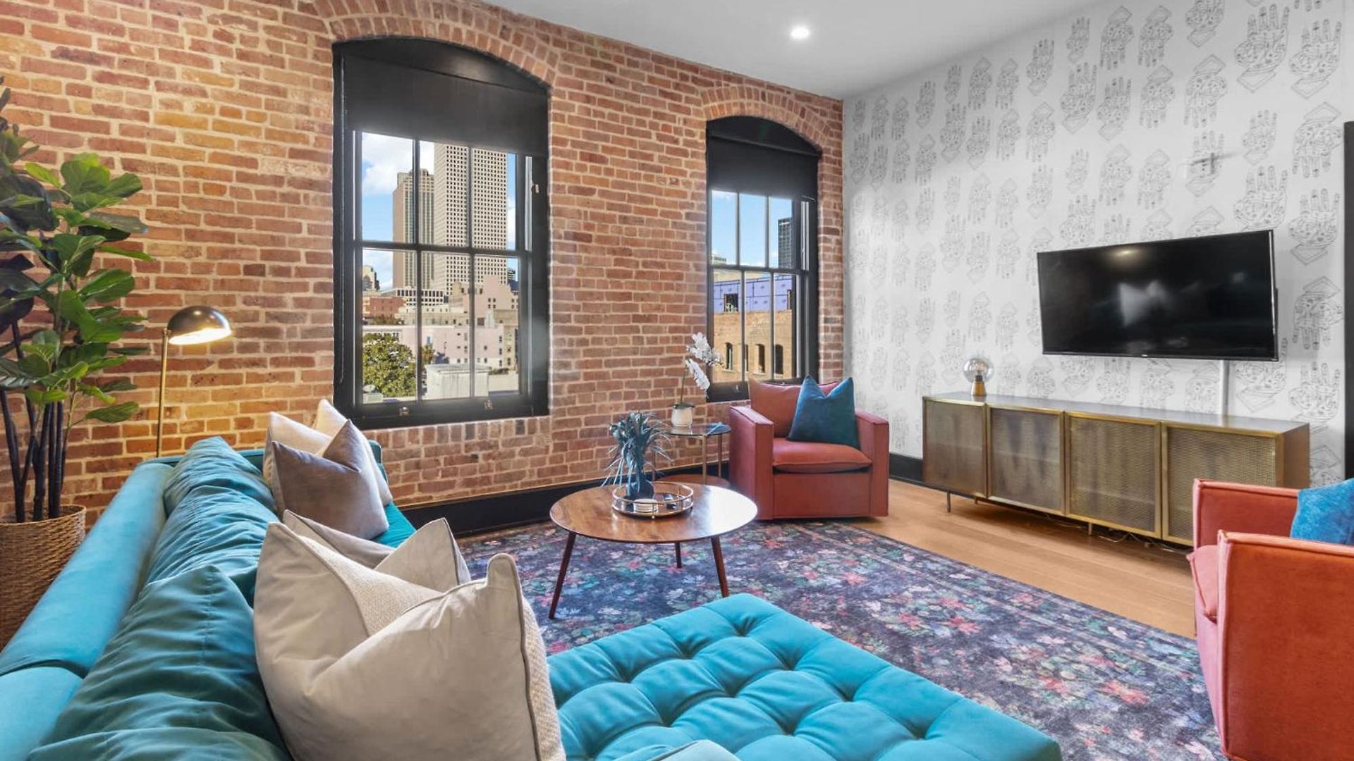 Rare Find 2br 2ba Steps From Superdome * New Orleans