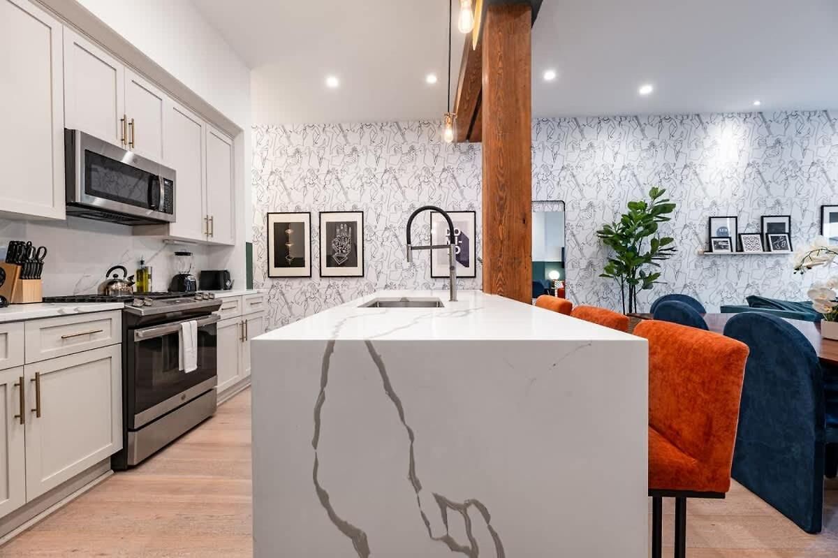 Prime Location Downtown Hotel *