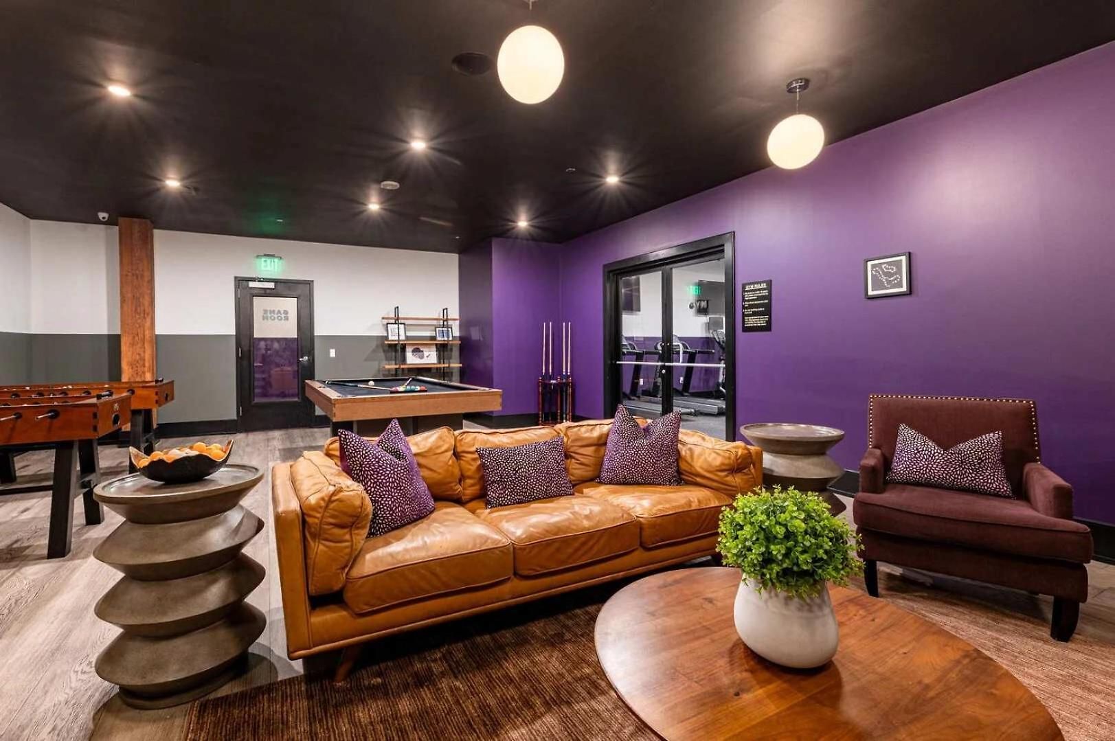 Hotel Stylish W Rooftop Amenities Downtown *