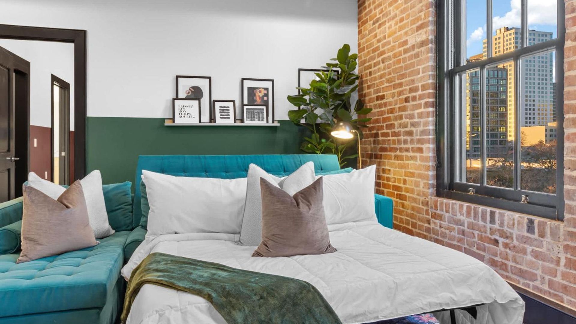 Rare Find 2br 2ba Steps From Superdome Hotel