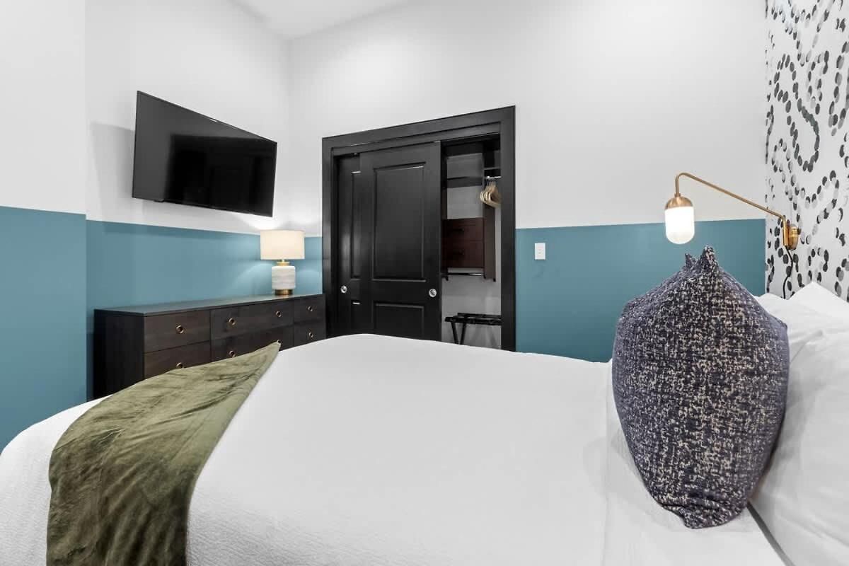 Hotel Prime Downtown Location Heated Pool Gym