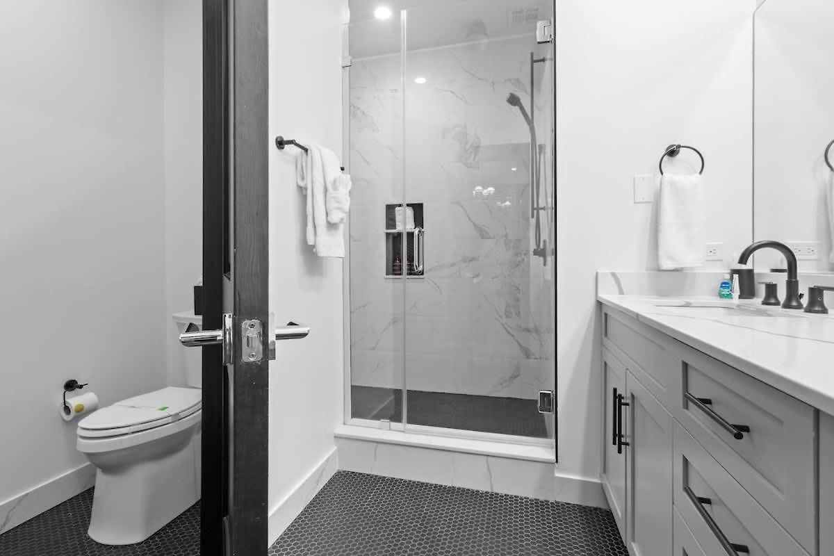 Location Walk To Everything Downtown Hotel New Orleans