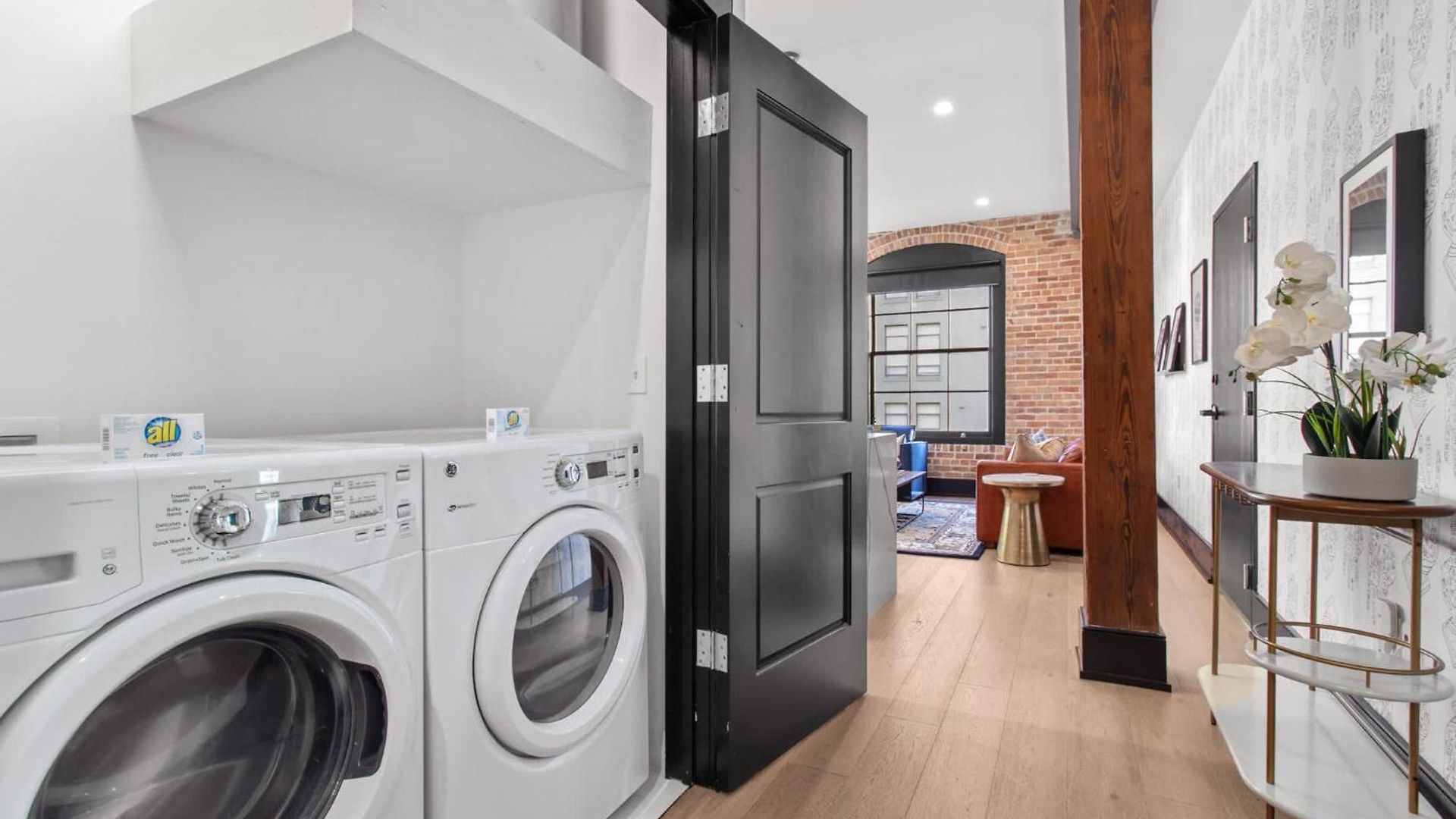 Hotel Stylish W Rooftop Amenities Downtown New Orleans