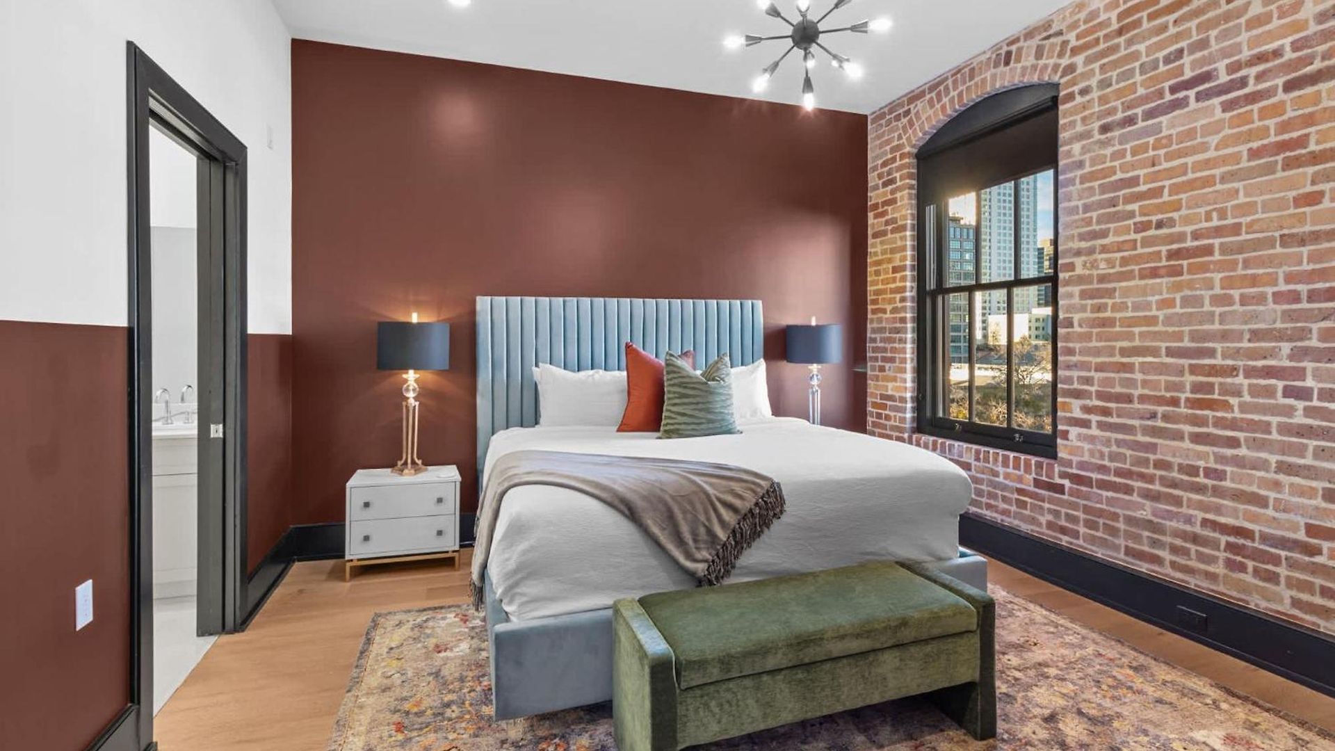 Hotel Rare Find 2br 2ba Steps From Superdome New Orleans