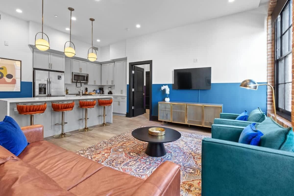 Lux 4bd 4ba Walk To Dome&french Quarter Hotel
