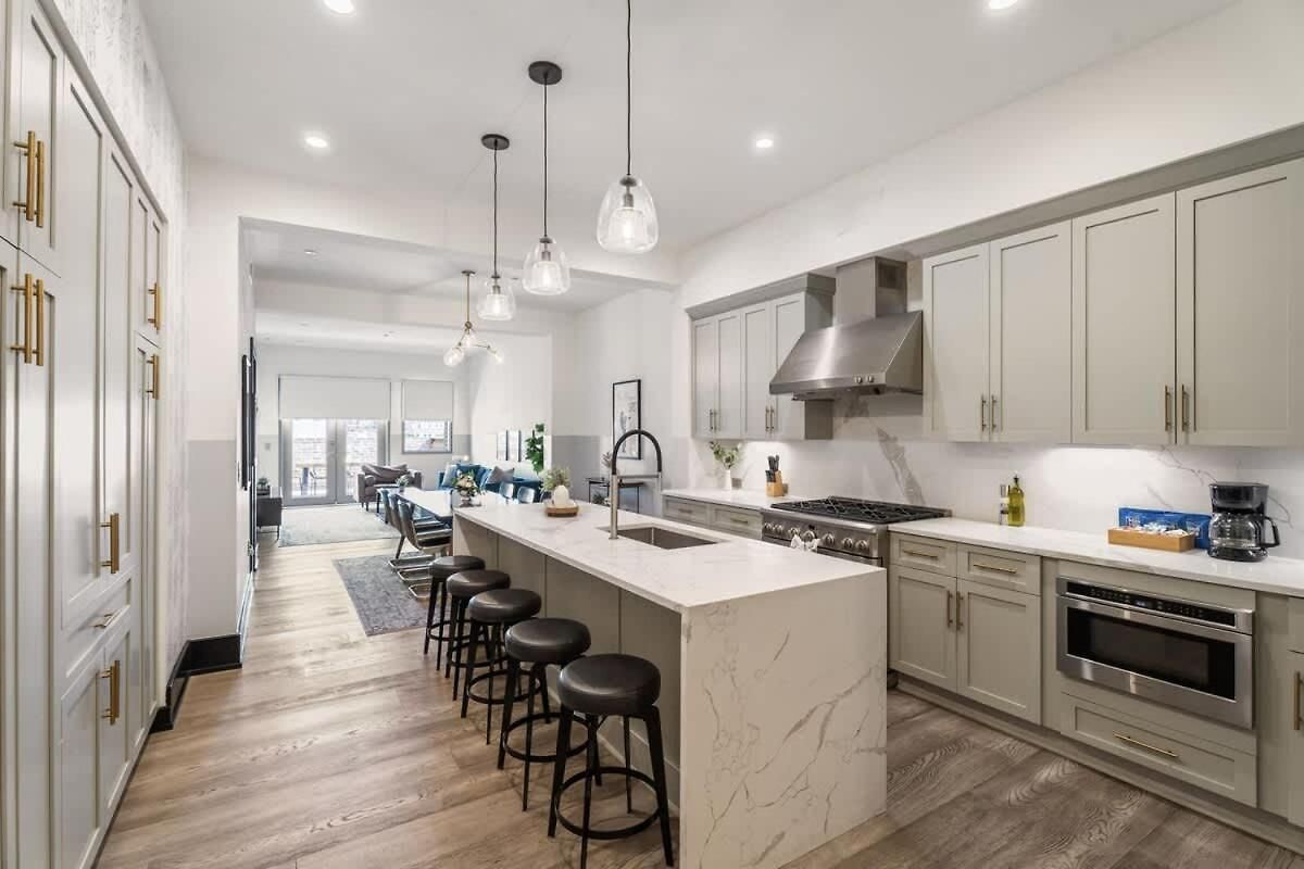 Hotel Downtown Penthouse W Private Terrace