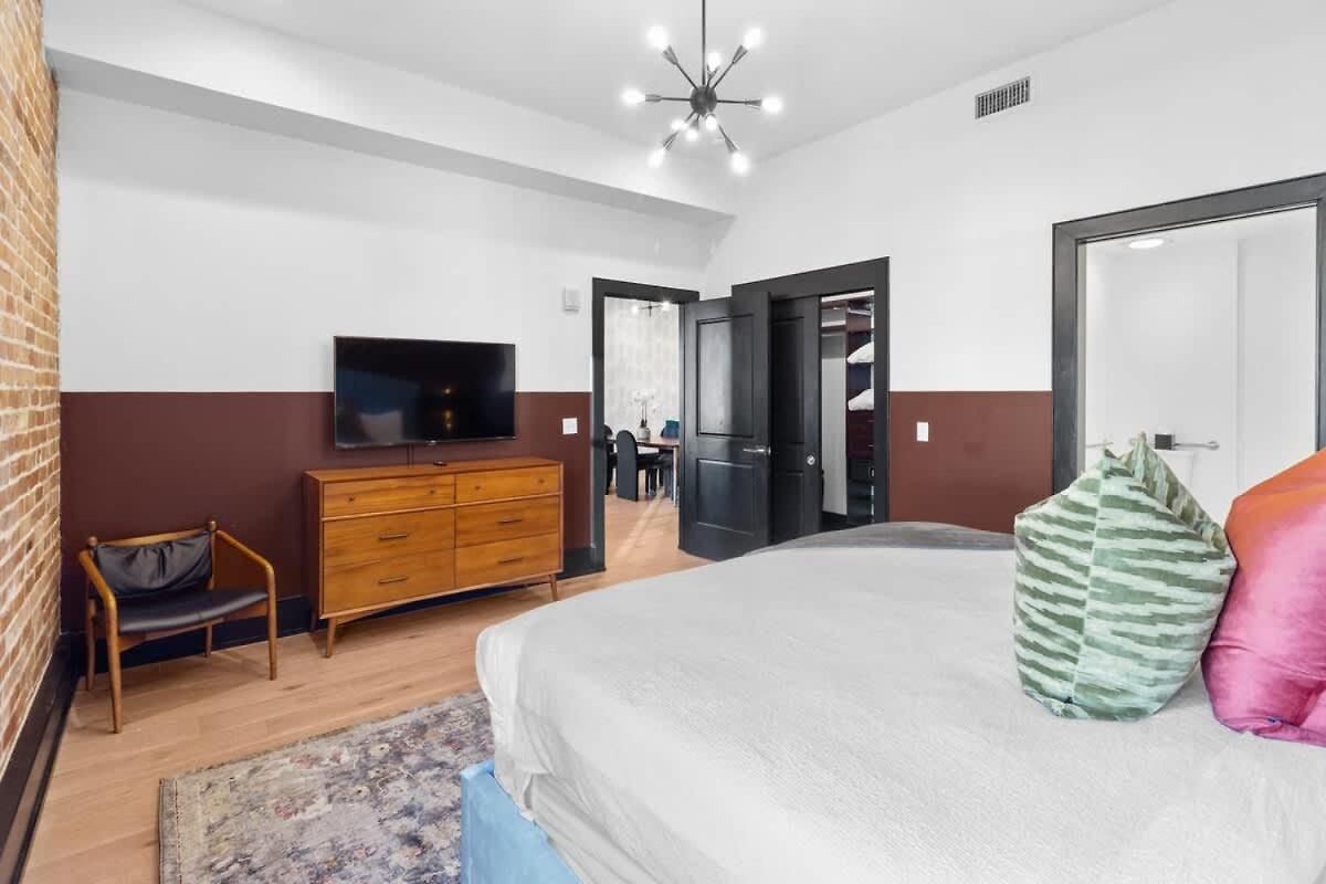 Huge 4bd 4ba With 2 Queen Sleeper Sofas