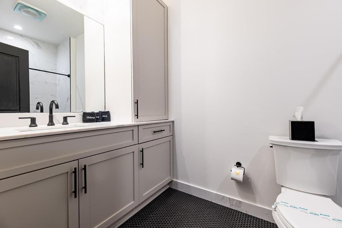 Downtown 2bd Spacious Private Terrace New Orleans