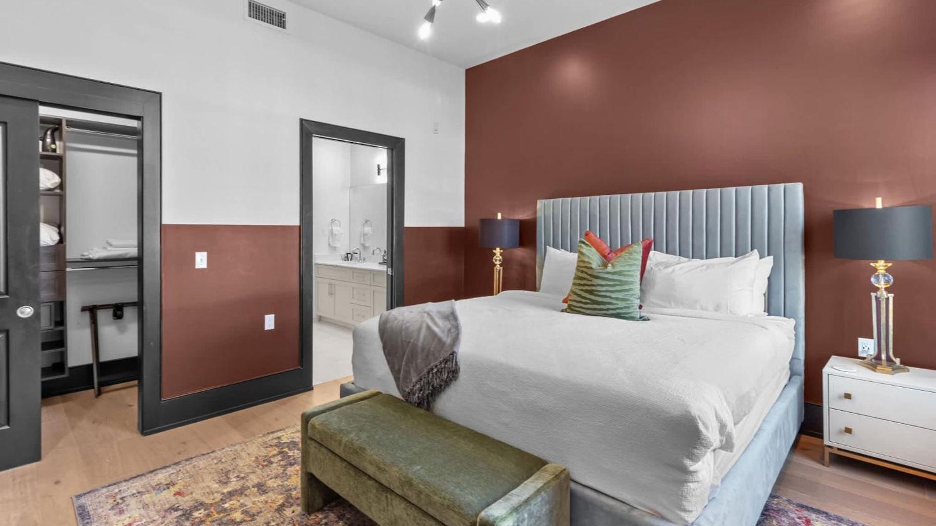 Rare Find 2br 2ba Steps From Superdome Hotel