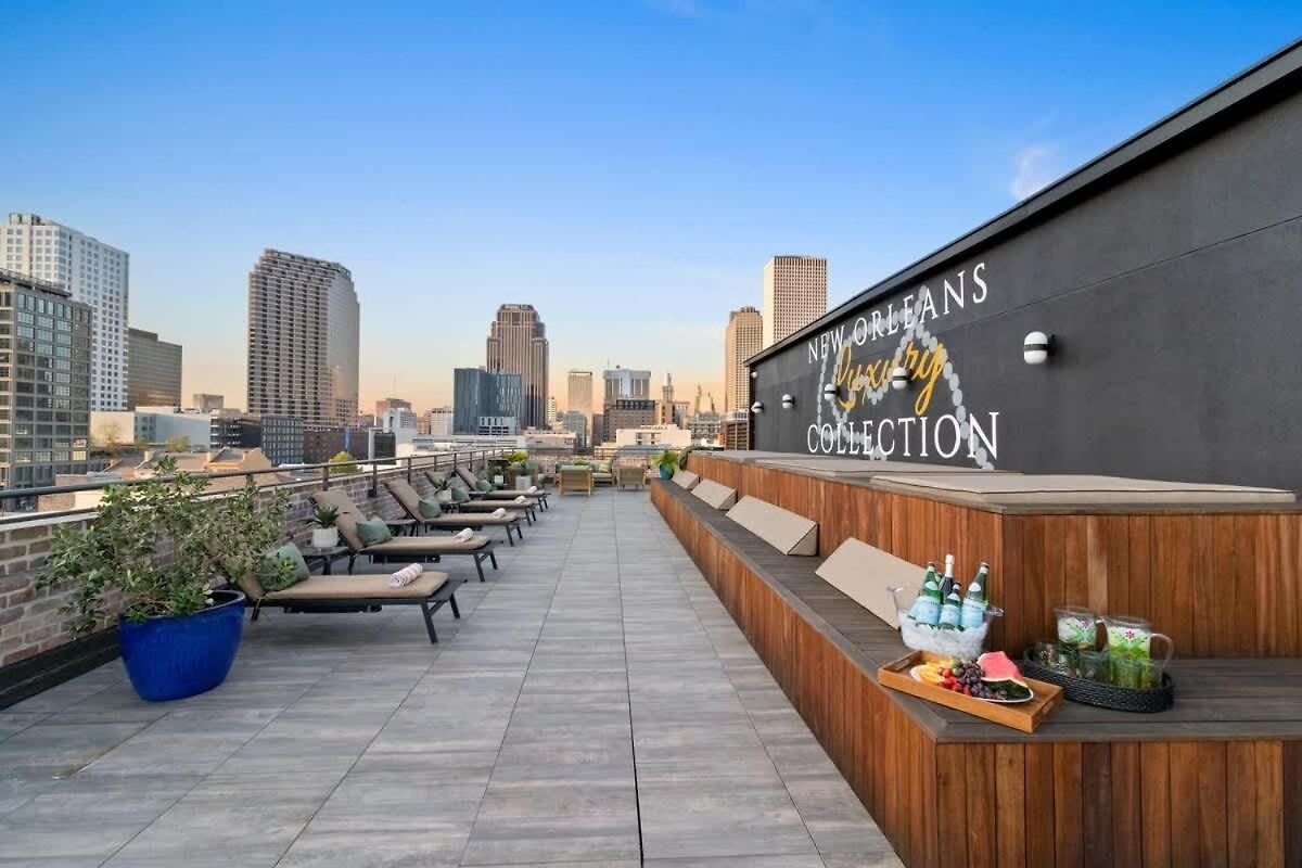 2br 2ba Rooftop Pool Gym Game