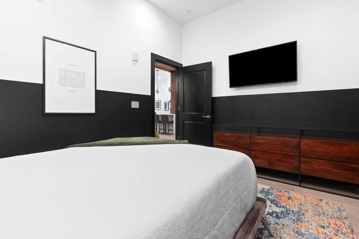 Luxe 2br 2ba Steps From Superdome * New Orleans