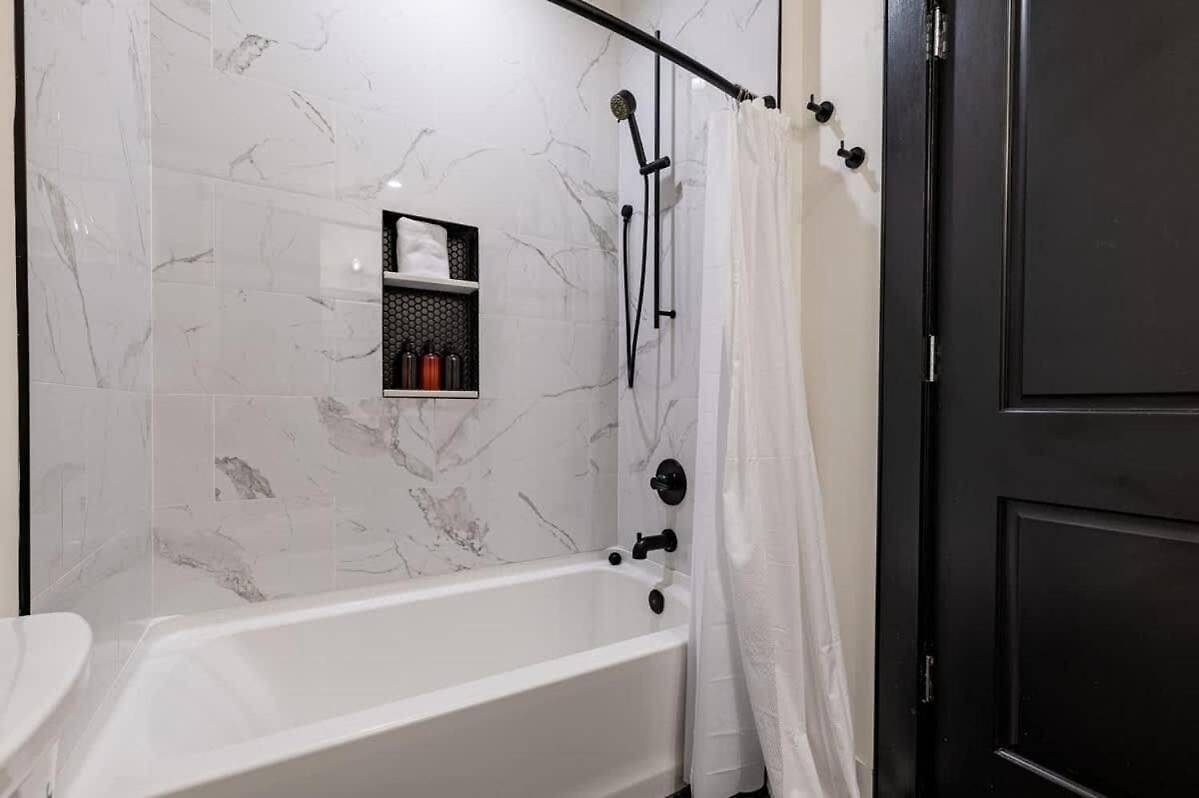 Downtown 2bd Spacious Private Terrace New Orleans